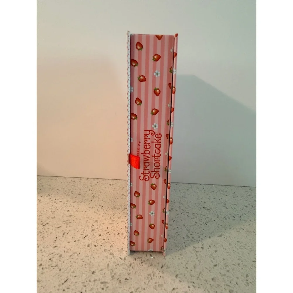 Strawberry Shortcake Cosmetic Brush Set 4pc Taste Beauty Pink Collector Box NEW